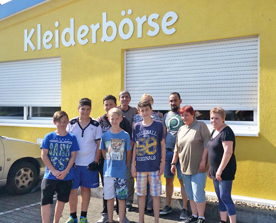 Konrad-Adenauer-Schule sammelt Spenden für Kleiderbörse